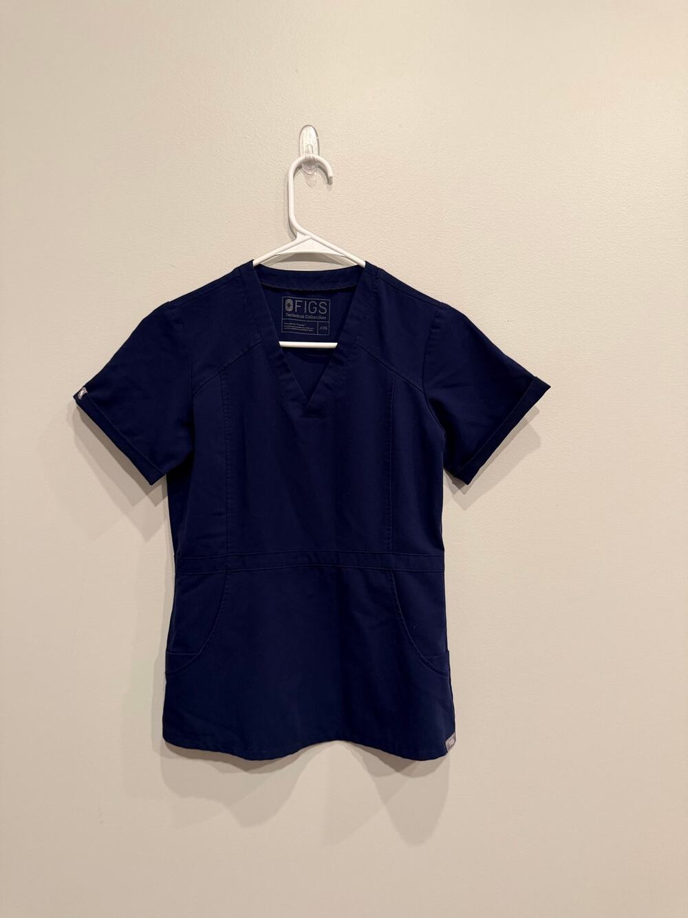 FIGS Technical Collection Flores Two Pocket V-Neck Scrub Top Navy Blue Size XXS